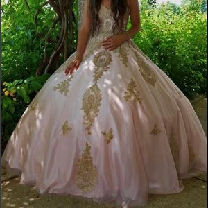 Beautiful Pink Sweet 16/ Quinceañera Dress